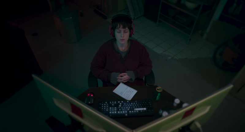 (intense electronic music)