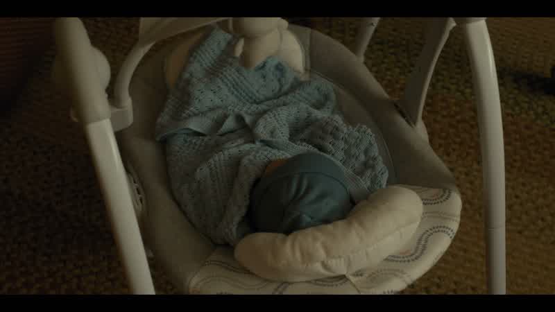 <i> ¿Cómo está mi bebé?</i> <i> Todo tranquilo.</i> <i> Tomó dos botellas.</i> <i> Dormido
