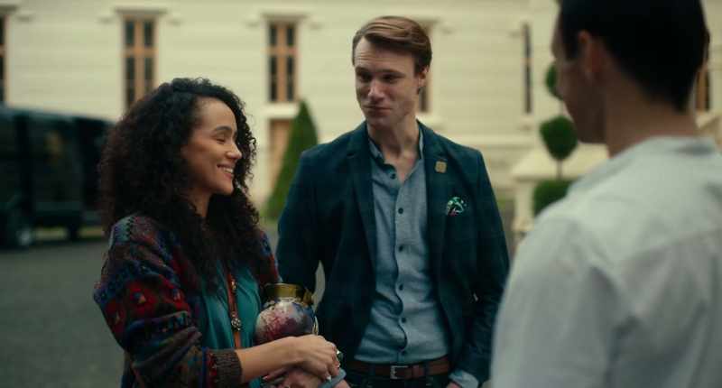 Is this a gift for the happy couple? - Yeah