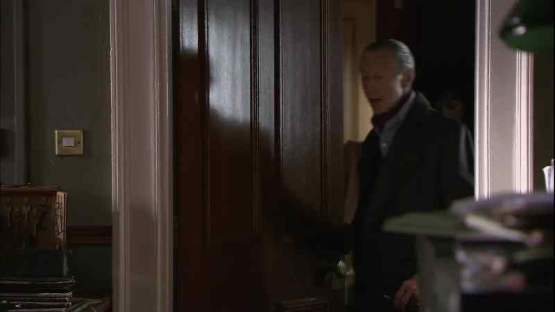 Is anyone expecting you? -Yes