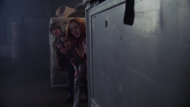 Is this it? - Yeah, through that door