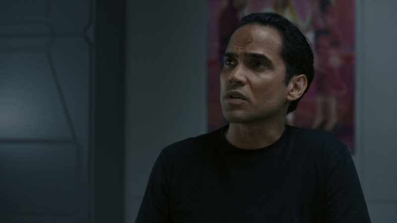 Is he with anyone? - Yeah, a woman