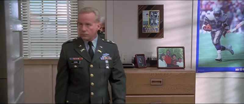 Is this your room, soldier? - Yes, sir