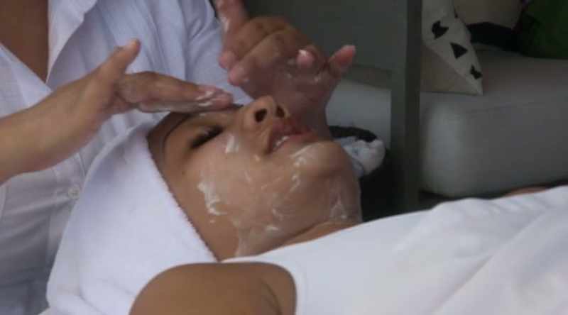 Is this your... - Your first pedicure?