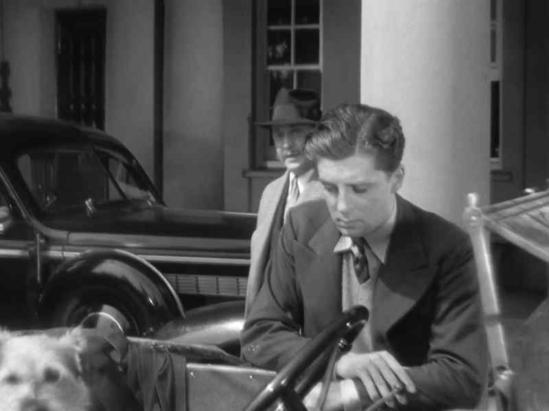 Isn't it Erica's car? - Yes, it is