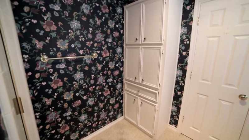 It was choppy, with three little rooms in one