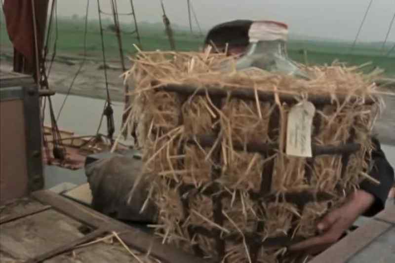 It was made by soaking cotton in nitric and sulfuric acid;