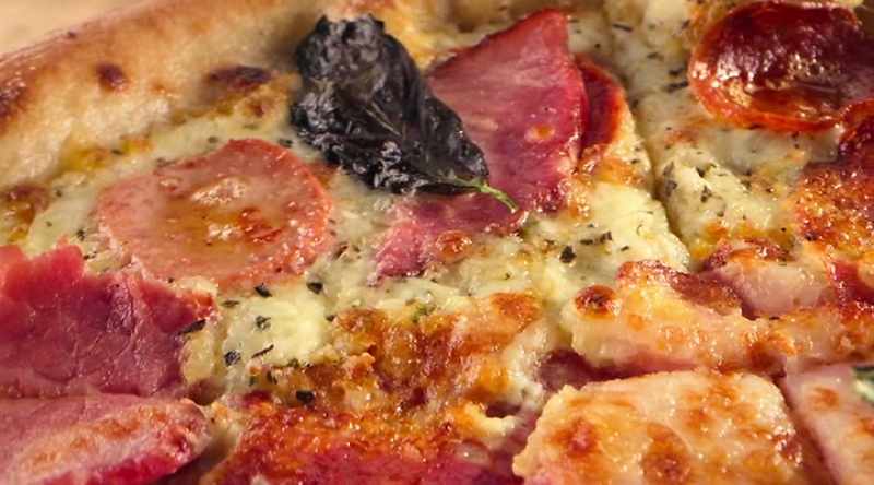 It is made with shredded mozzarella, cheddar cheese