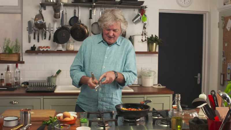 It manages to squash the garlic