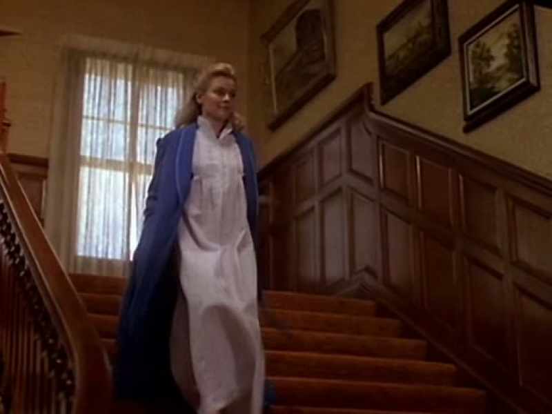 It means, get over here, sister, have a look-see