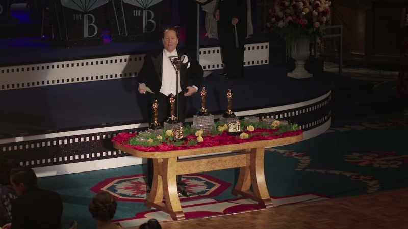 It is now my honor to present the award for Best Actress