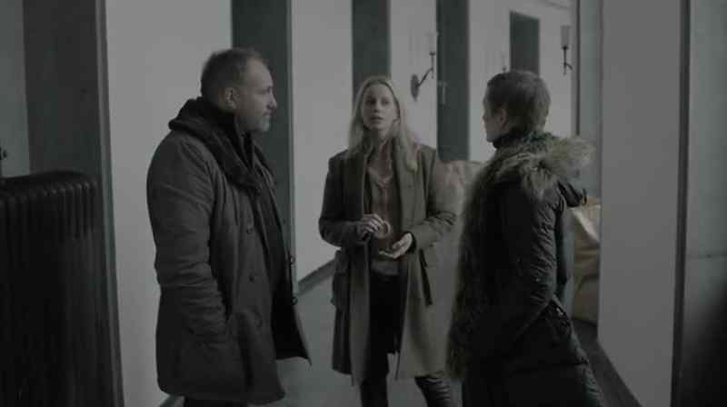 It was risky to let someone else kill Henning, so he stayed close