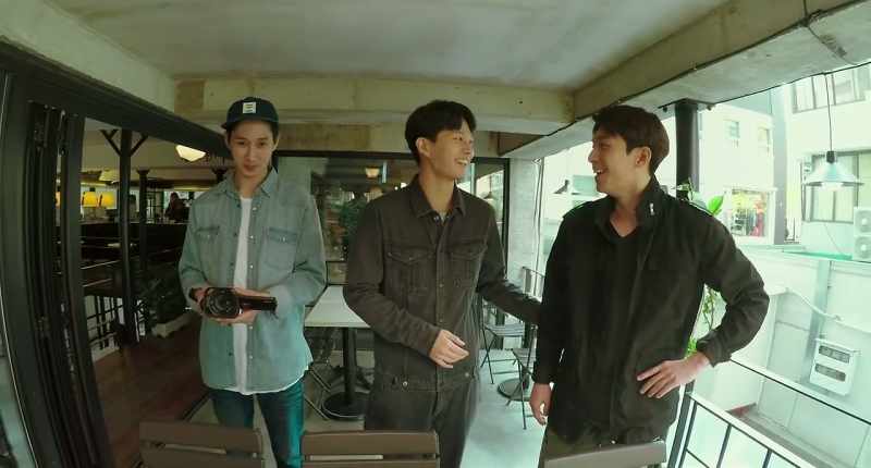 It seems that 3 to 3 friends - Yes