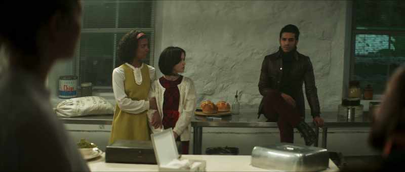 It smells good in here. Christmas dinner?