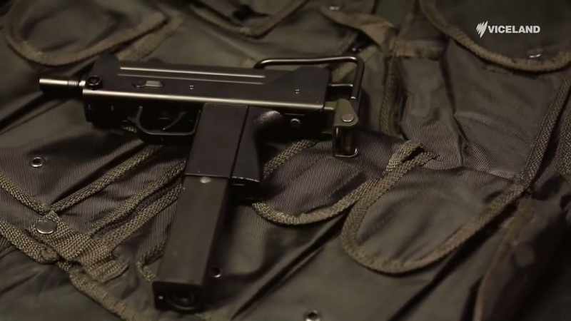 It uses a telescoping bolt allowing the barrel to be moved back