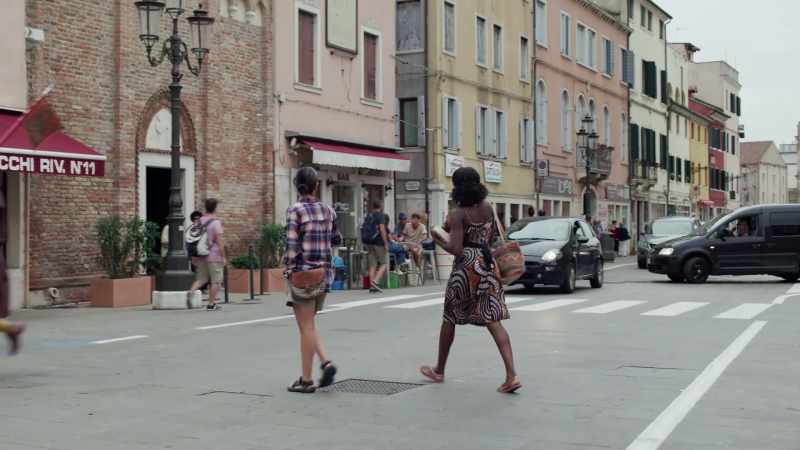 (Italian chatter)