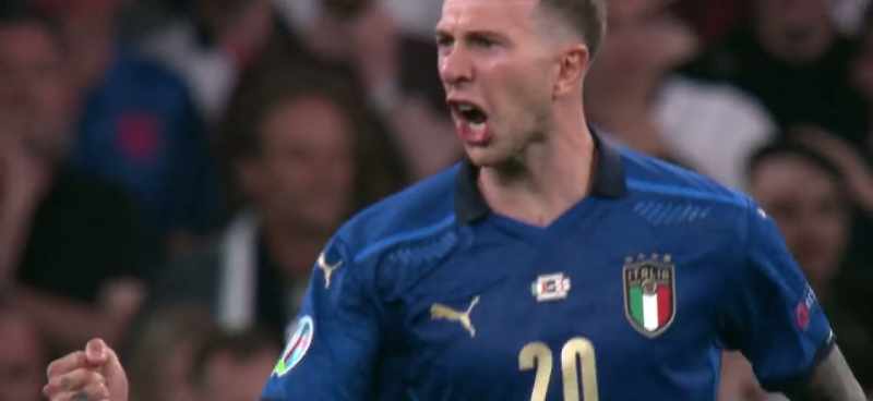 [Italian fans cheer]