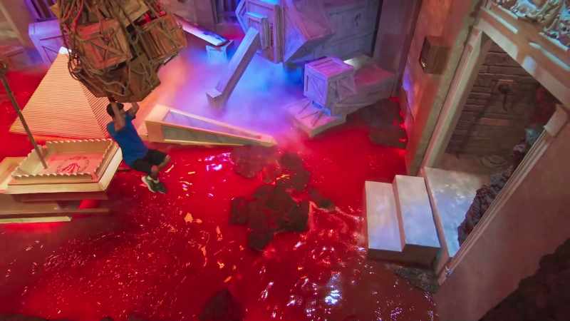 It's a 20-foot gap between the ark and the exit door