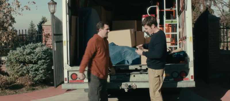 It's a little big for you, no? - I'll get it fitted
