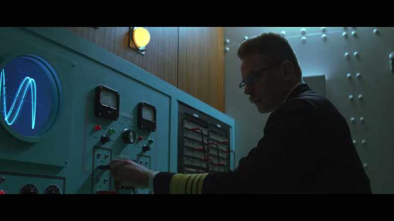 It's an intergalactic radio. - [whirring and humming]