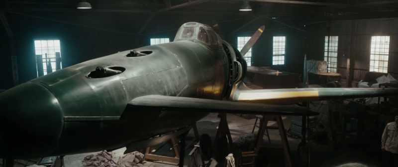 It's got a tail wing, four 30 mm guns, and it's nimble as hell