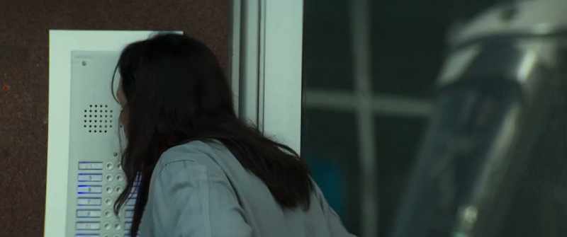 It's me. - Two hours she's been waiting