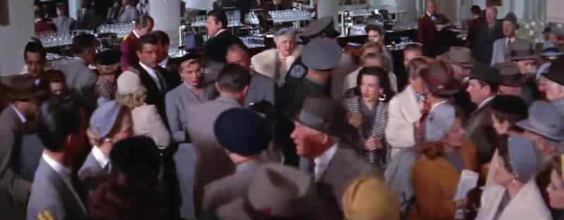 It's Norman Maine. -Drunk again