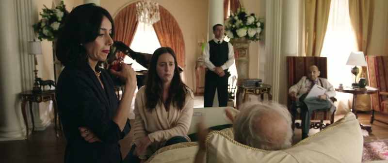 It's not a violin, it's a cello! -Stop it, you two!