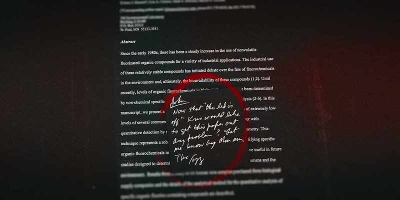 It's obviously a Post-it that says