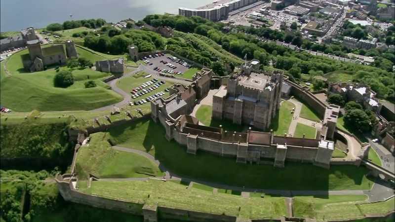 Its outer wall incorporated 14 rectangular towers