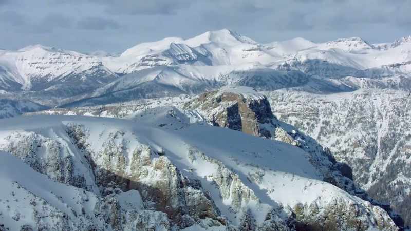 Its peaks soar beyond 10,000 feet