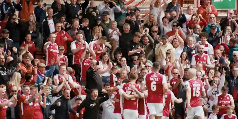 It's raucous at the Racecourse