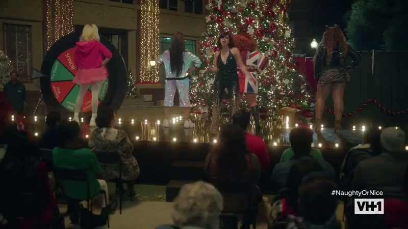 It's Sis-mas!