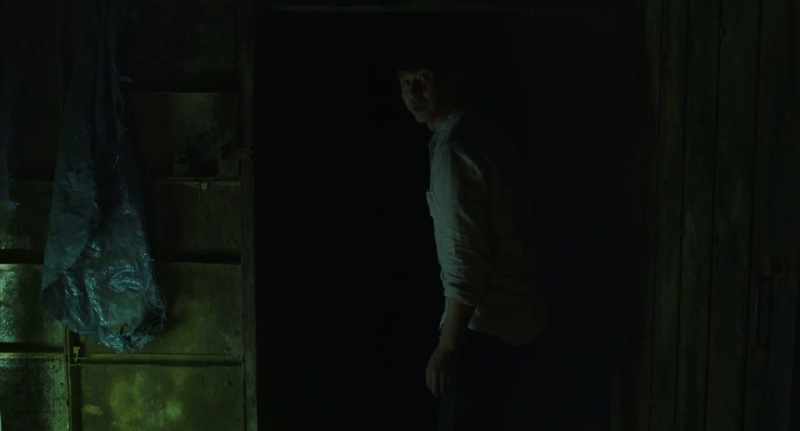 It's too dark. I can't see anything