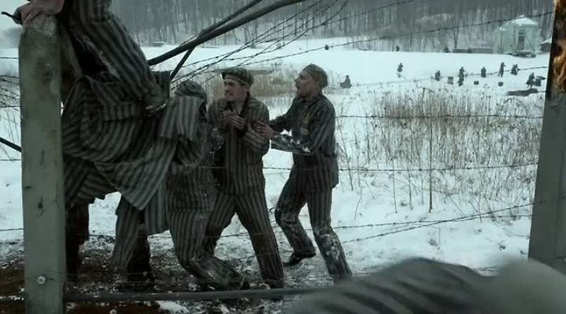 It's your turn, go! - I can't! I can't! I can't!