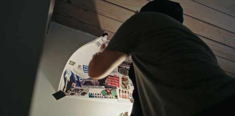 It's where you take pictures outta magazines