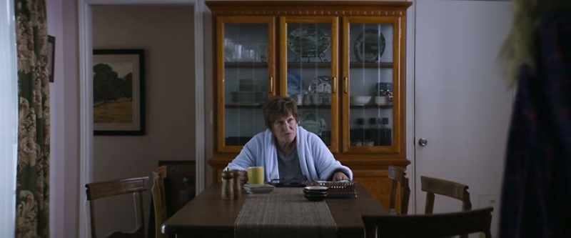 I've been trying to call you. - My phone died. Why aren't you ready?