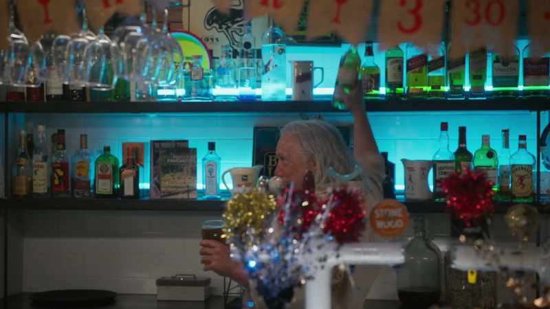 Jack. Can you grab some tonic from the back fridge?