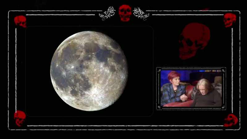 [Jack] Um, woogie boogie scale on lunar lights