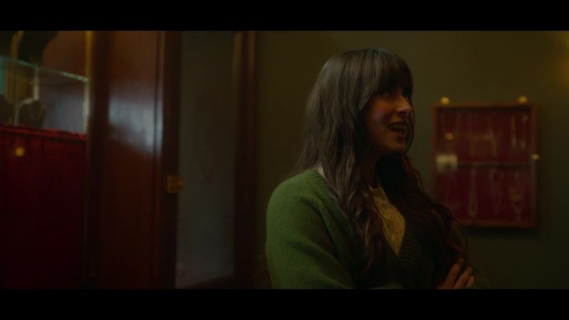 Jacqueline likes dinosaurs, doesn't she? Or is that oli?