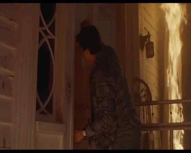 Jade! Jade, the door!