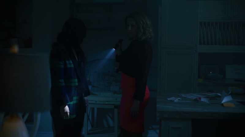[Jane] Hi Perry. - [Perry squawks]