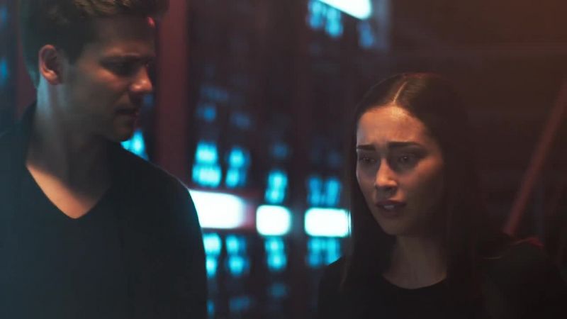 Jax, what's wrong? -I saw something