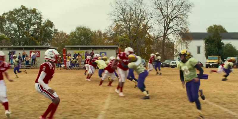 JAYCEN: Run it. Run it. - (GARY ROARING)