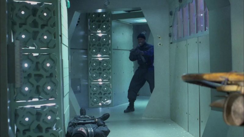 [Jayne ] Get behind us, Preacher. We need cover