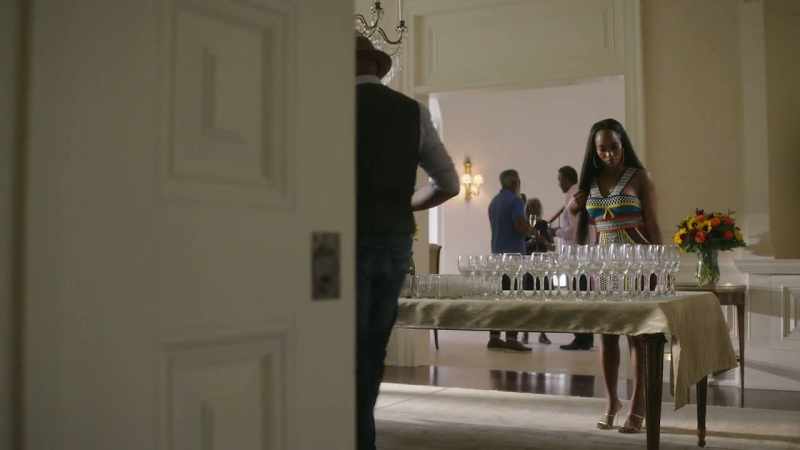 [jazzy piano music]