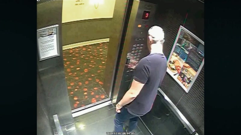 Jesse's seen entering the lift off his level