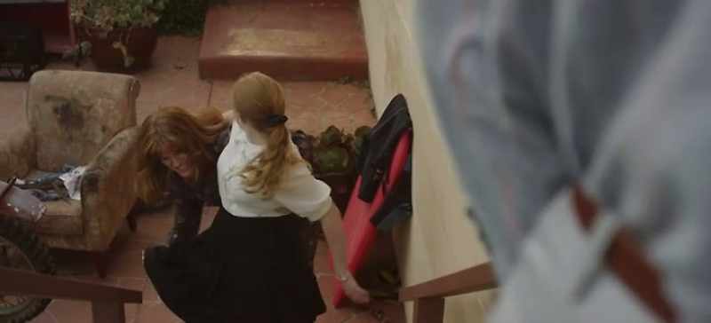 Jesus, Tess, wake up! (GRUNTS)
