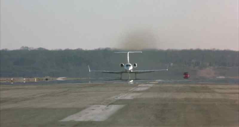 (jet engine roaring)