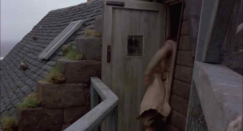 JO: Mummy!